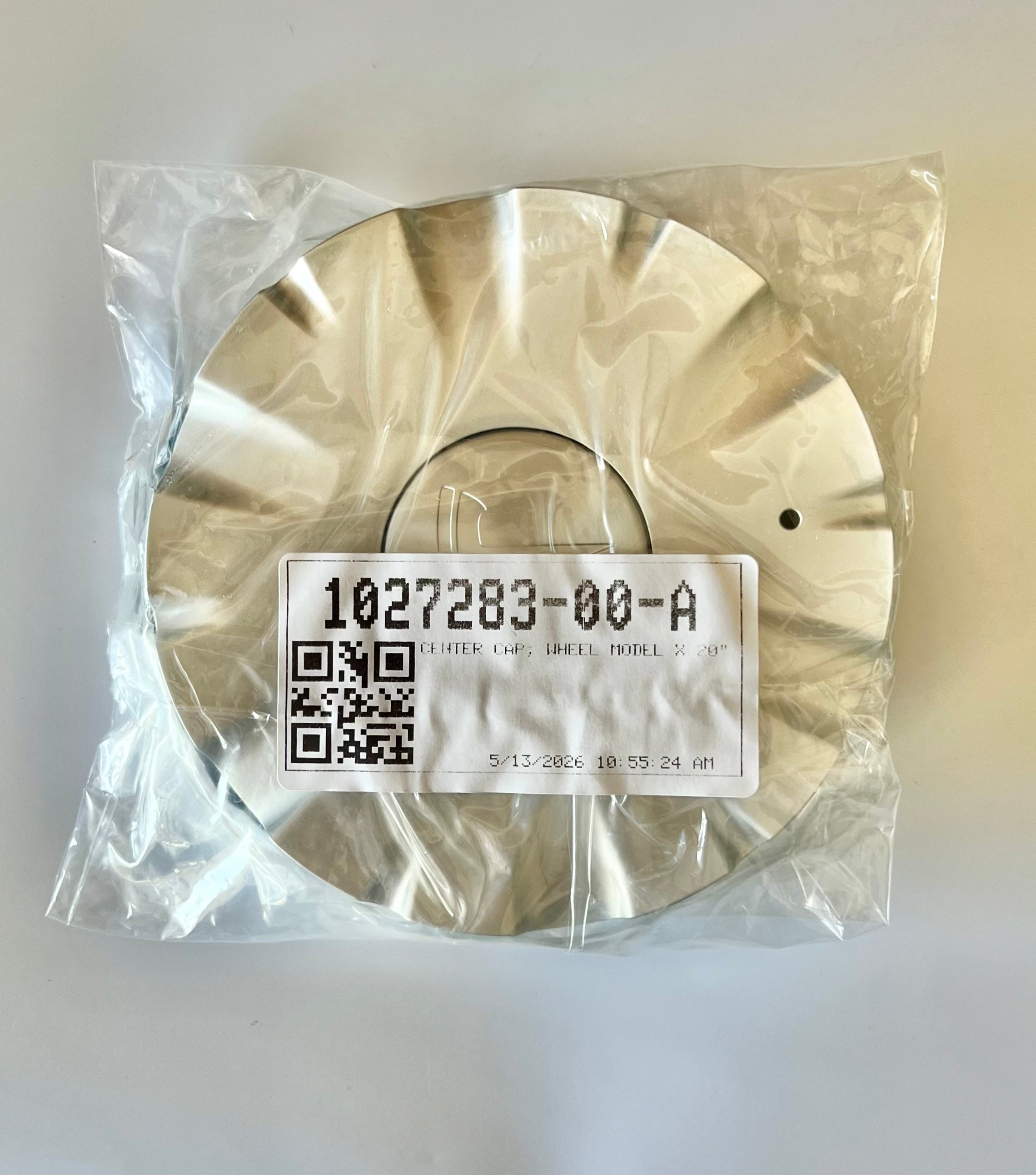 Tesla Model X 2015-2021 - Pack of 2 OEM Tesla Silver Wheel Center Cap - 1027283-00-A
