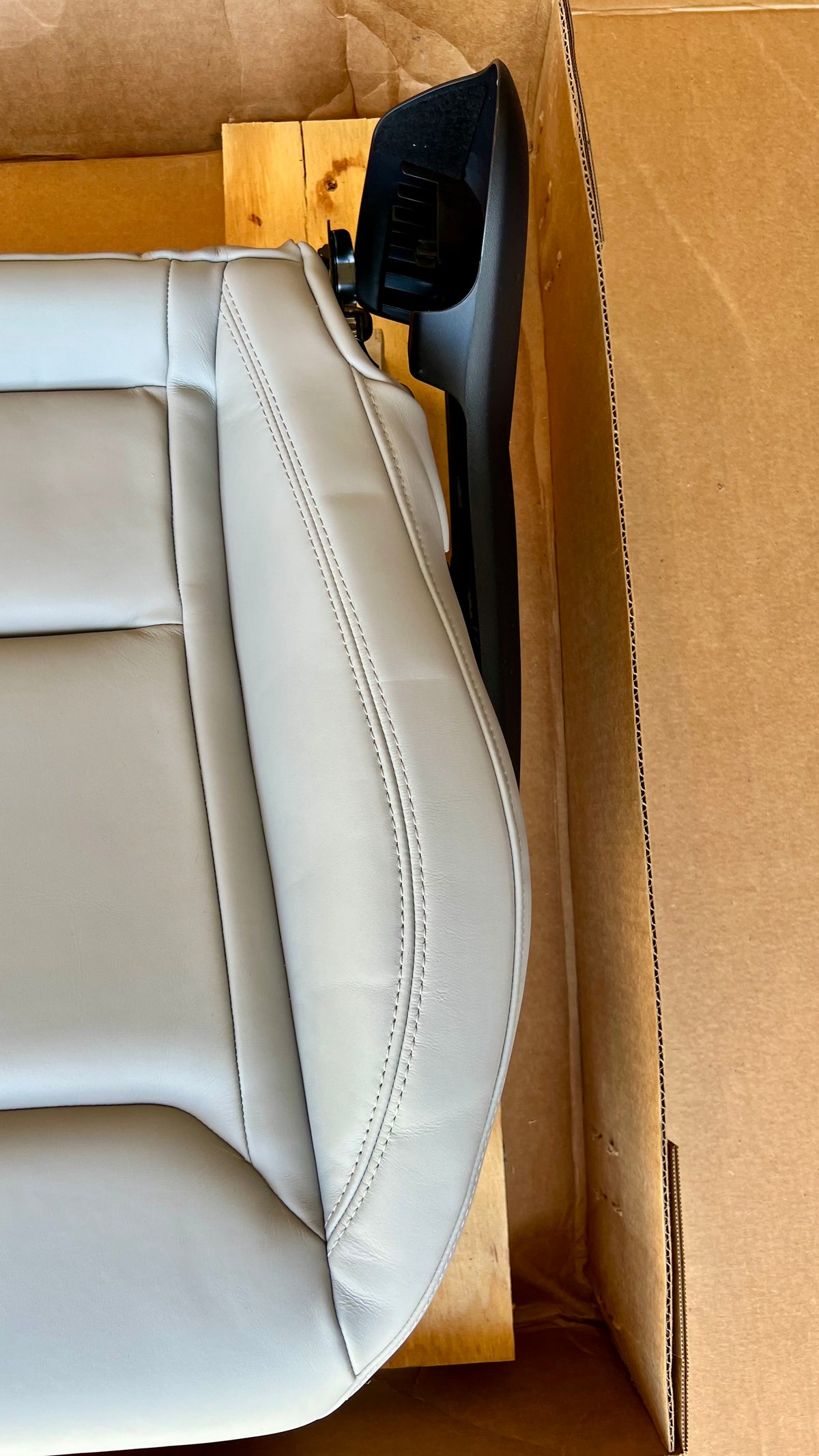 Tesla Model S Canada | Europe - OEM 1st Row Left Hand Seat Cushion - Gray 1056287-04-B
