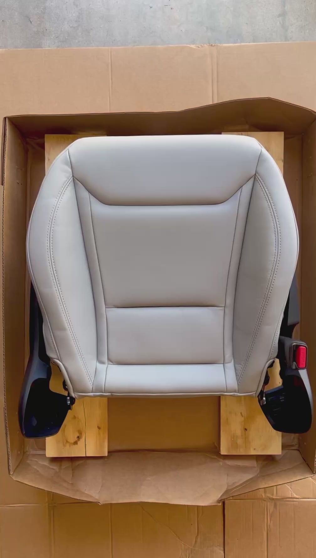 Tesla Model S Canada | Europe - OEM 1st Row Left Hand Seat Cushion - Gray 1056287-04-B